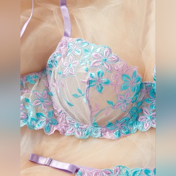 Electric Blue And Dazzling Purple Lace Womens Intimates Set Size Large! - Picture 2 of 4